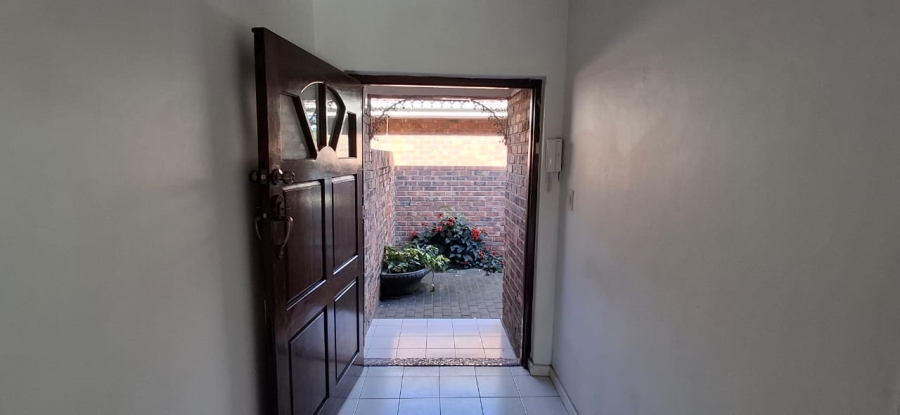 4 Bedroom Property for Sale in Nahoon Valley Park Eastern Cape